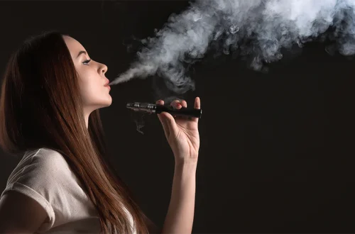 E-savukkeet-auttavat-raskaana olevia-tupakoijia-lopettamaan tupakoinnin-ilman-raskausriskiä_Kuvakaappaus 2024 01 18 klo 1 16 44 PM