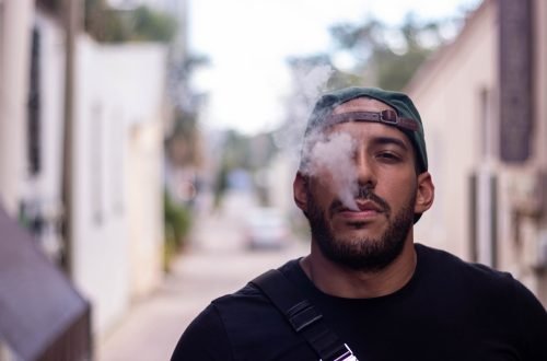 Kertakäyttöisten e-savukkeiden käyttötiheyden ja säilyvyyden analyysi_55